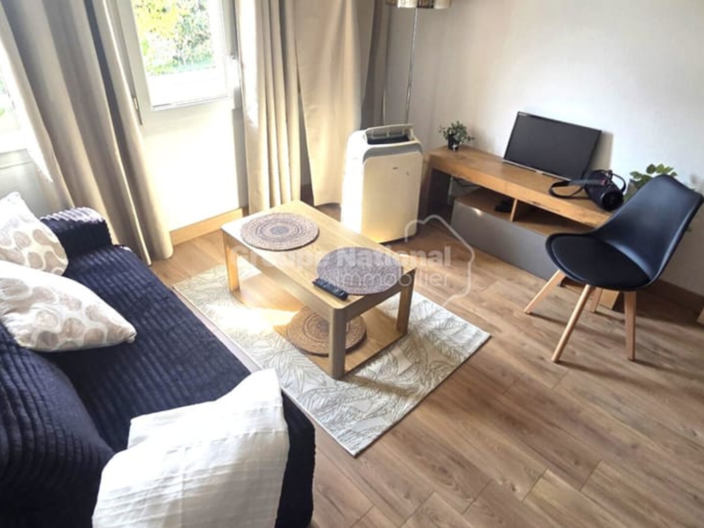 LA COURONNE! Entre le village et la plage, joli appartement entièrement rénové et meublé de type 3 de 47 m² avec garage et place de parking!