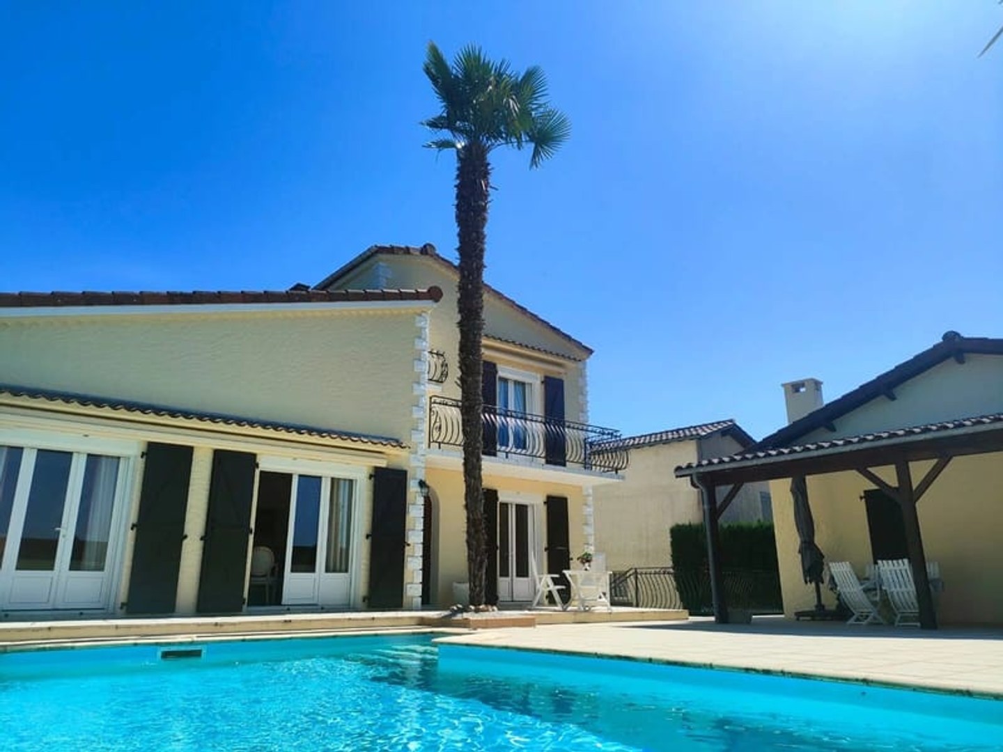 Jolie villa avec piscine à Saint-Estèphe