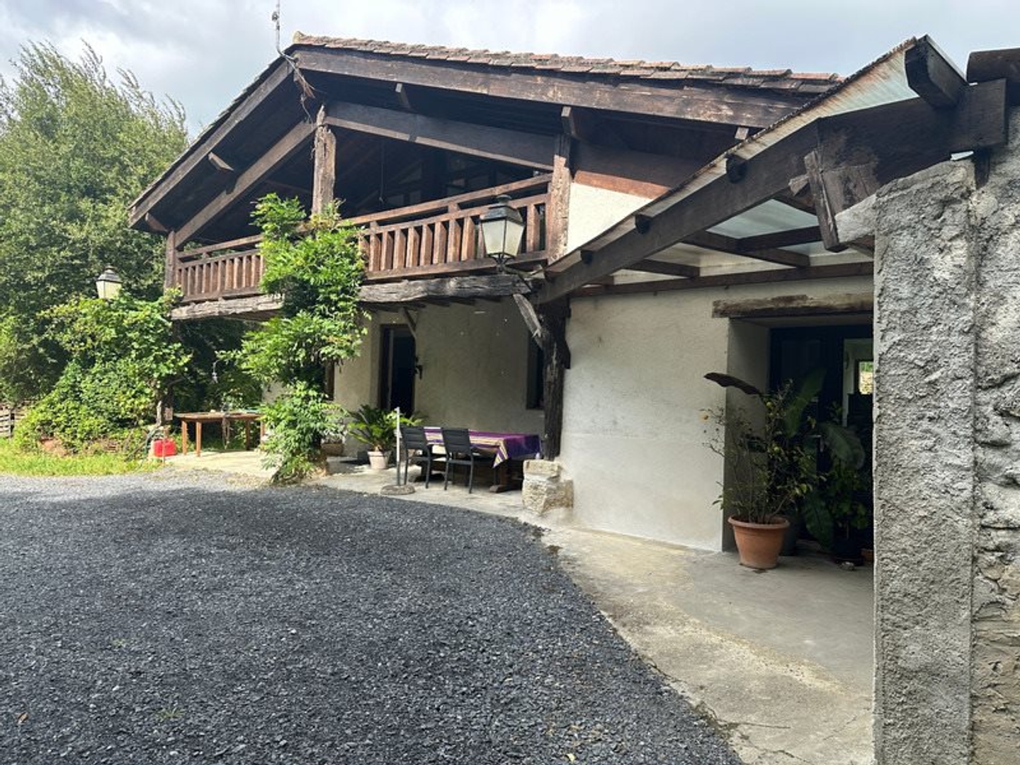 Authentique maison Landaise entierement rénovée avec petite dépendance, ruisseau et mare sur environ