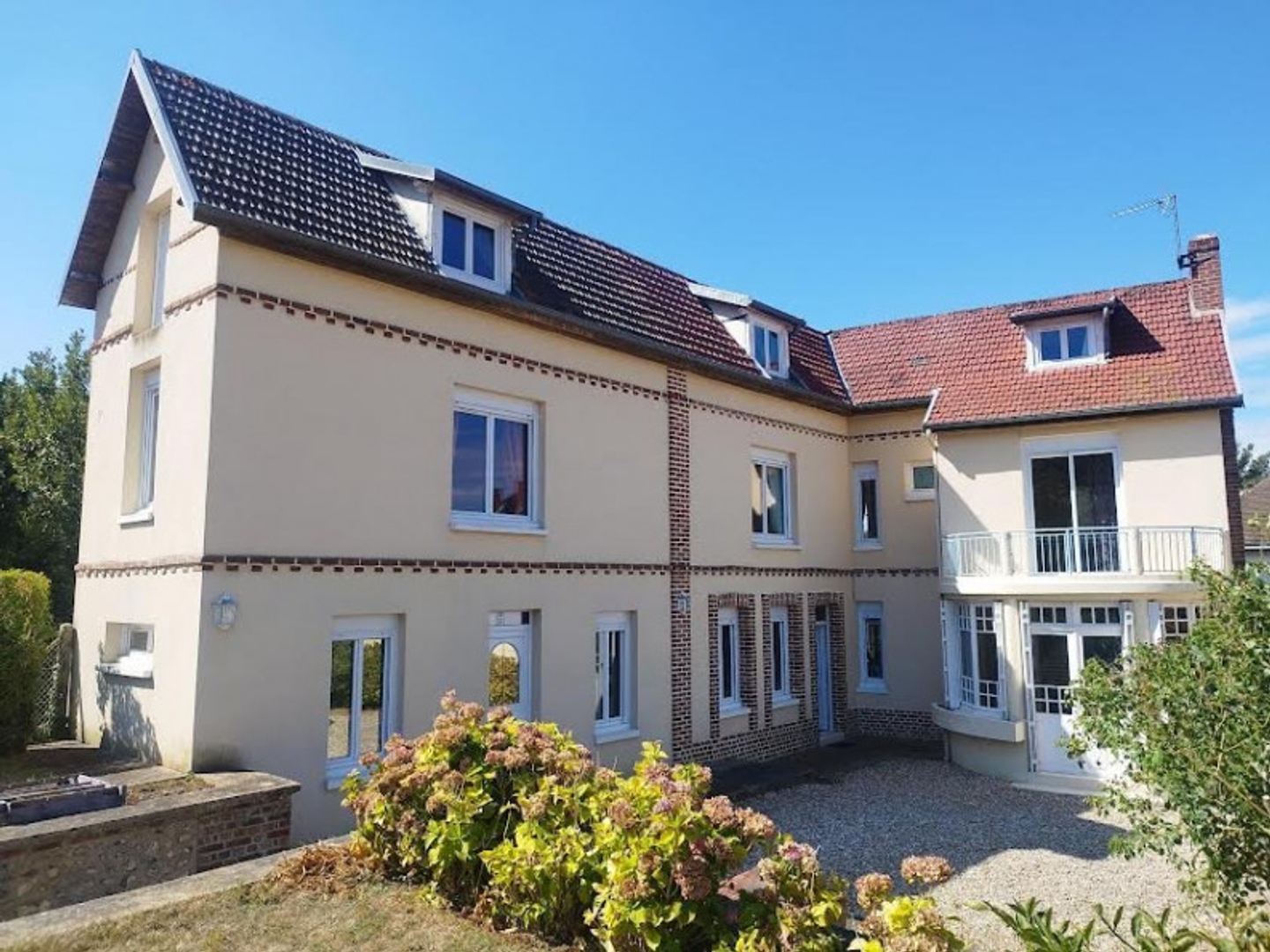 Maison 10 pièces 187 m²