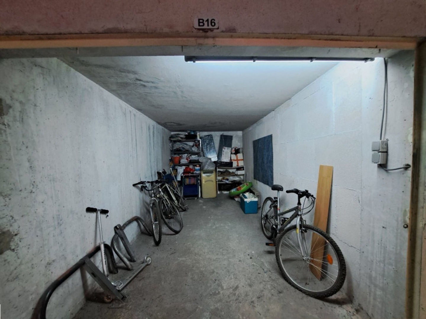 Parking / garage / box à vendre - 12m2 - Agde (34300)
