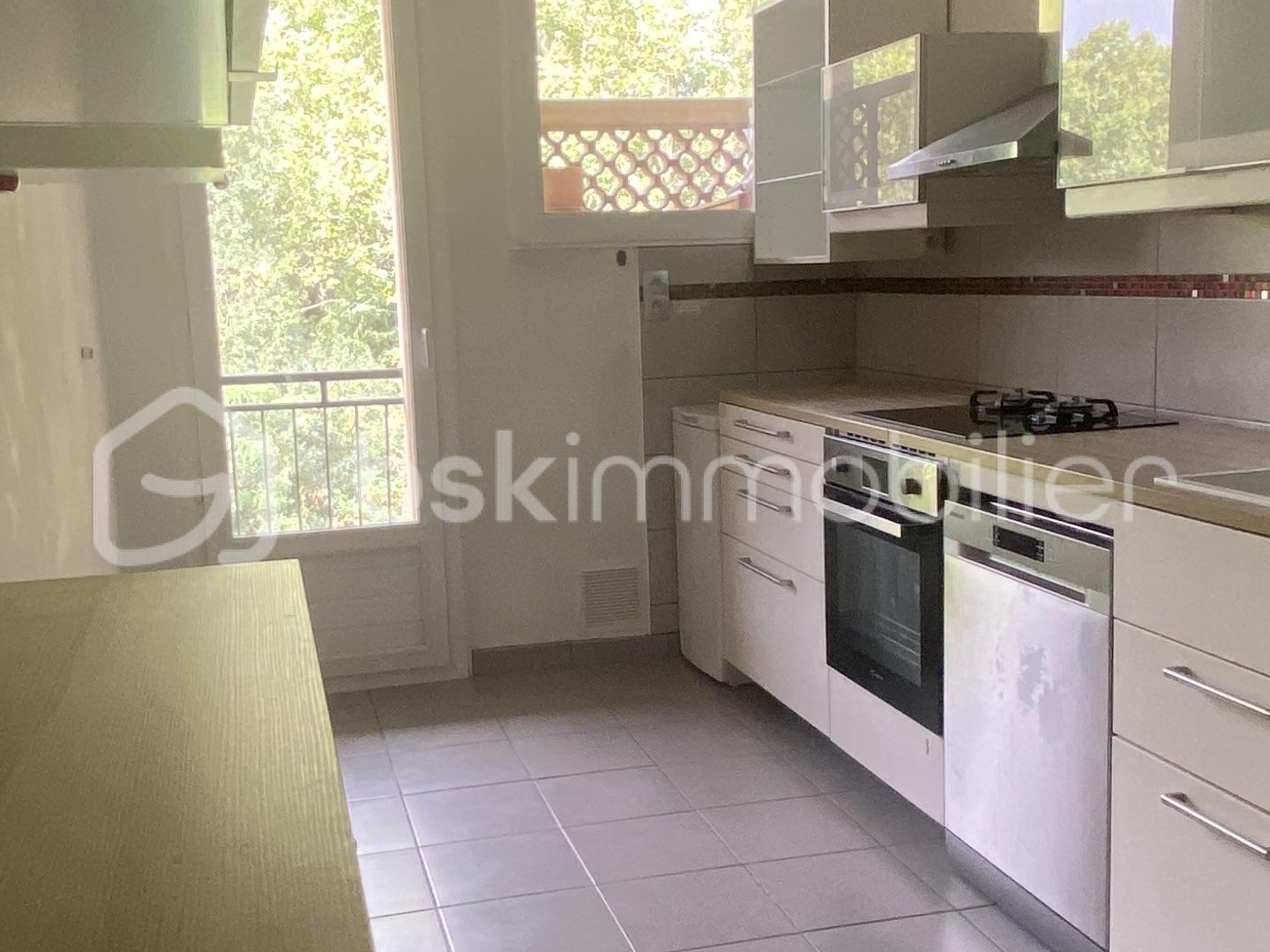 Appartement à vendre - 4 pièces - 82m2 - Aix-En-Provence (13290)