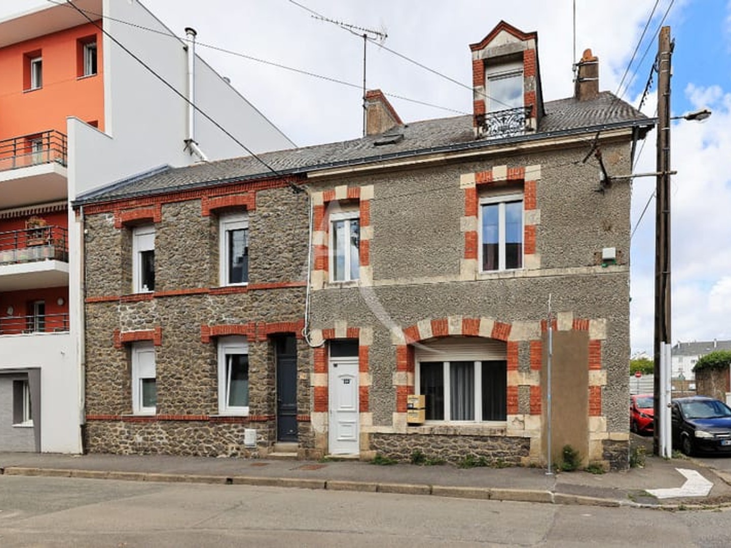 Hôtel 6 pièces 97 m²