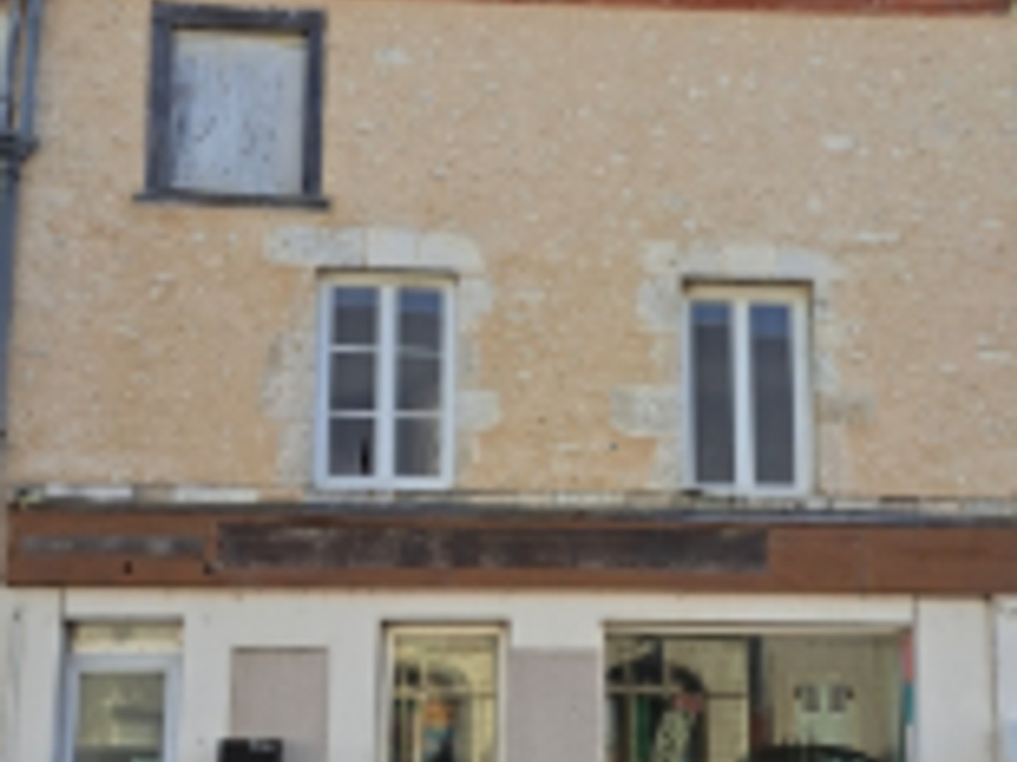 Local 210 m²