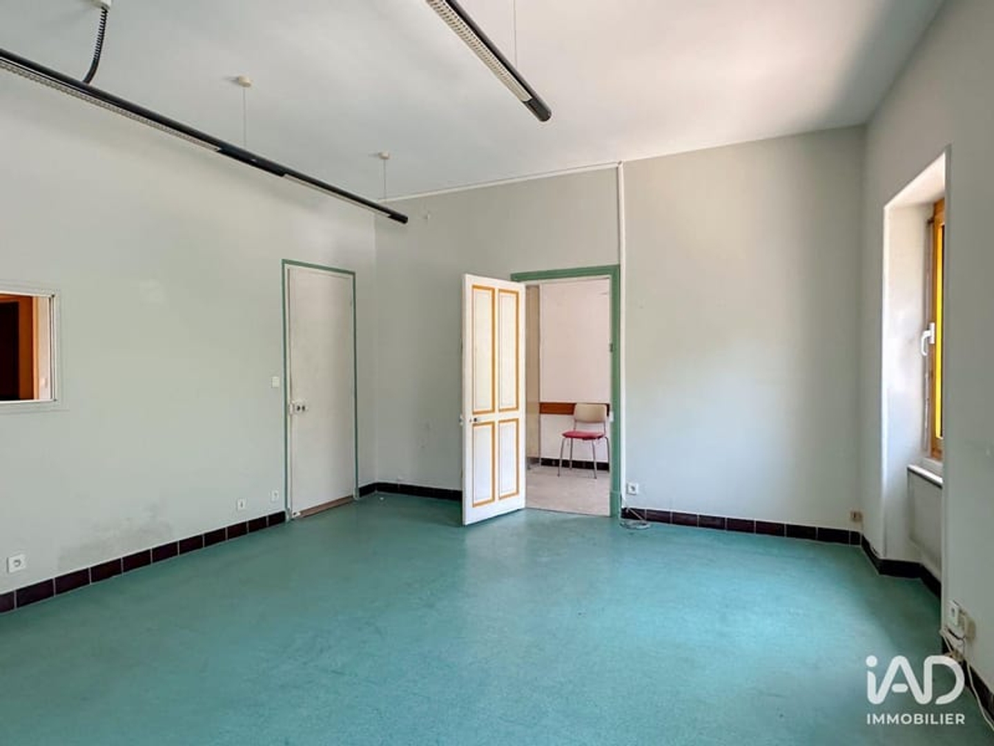 Locaux à vendre - 297m2 - Viviers (07220)