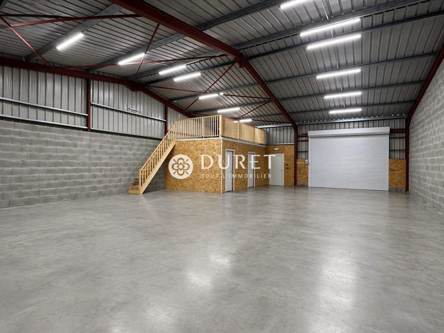Local commercial 190 m²
