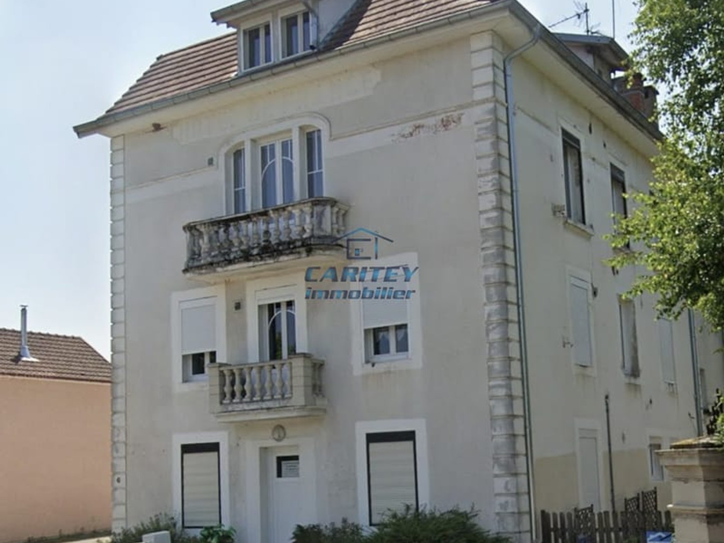 2 meublés dont un F2 de 48 m2 et un F1 de 27 m2 situés sur la commune de LUXEUIL-LES-BAINS