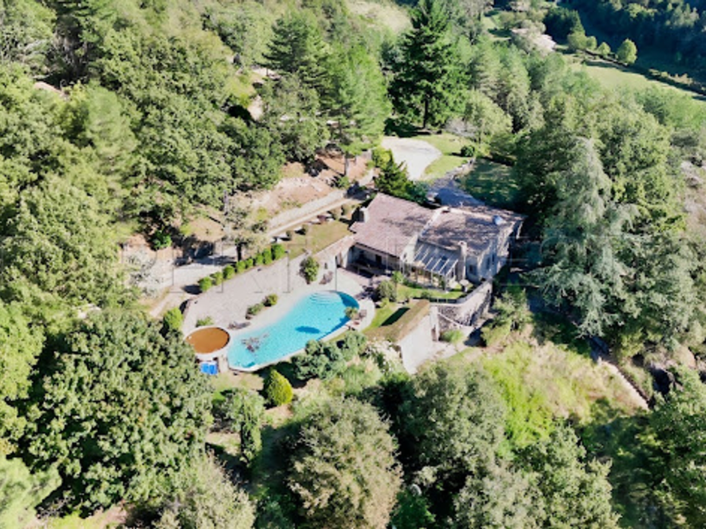 Propriété 300 m²