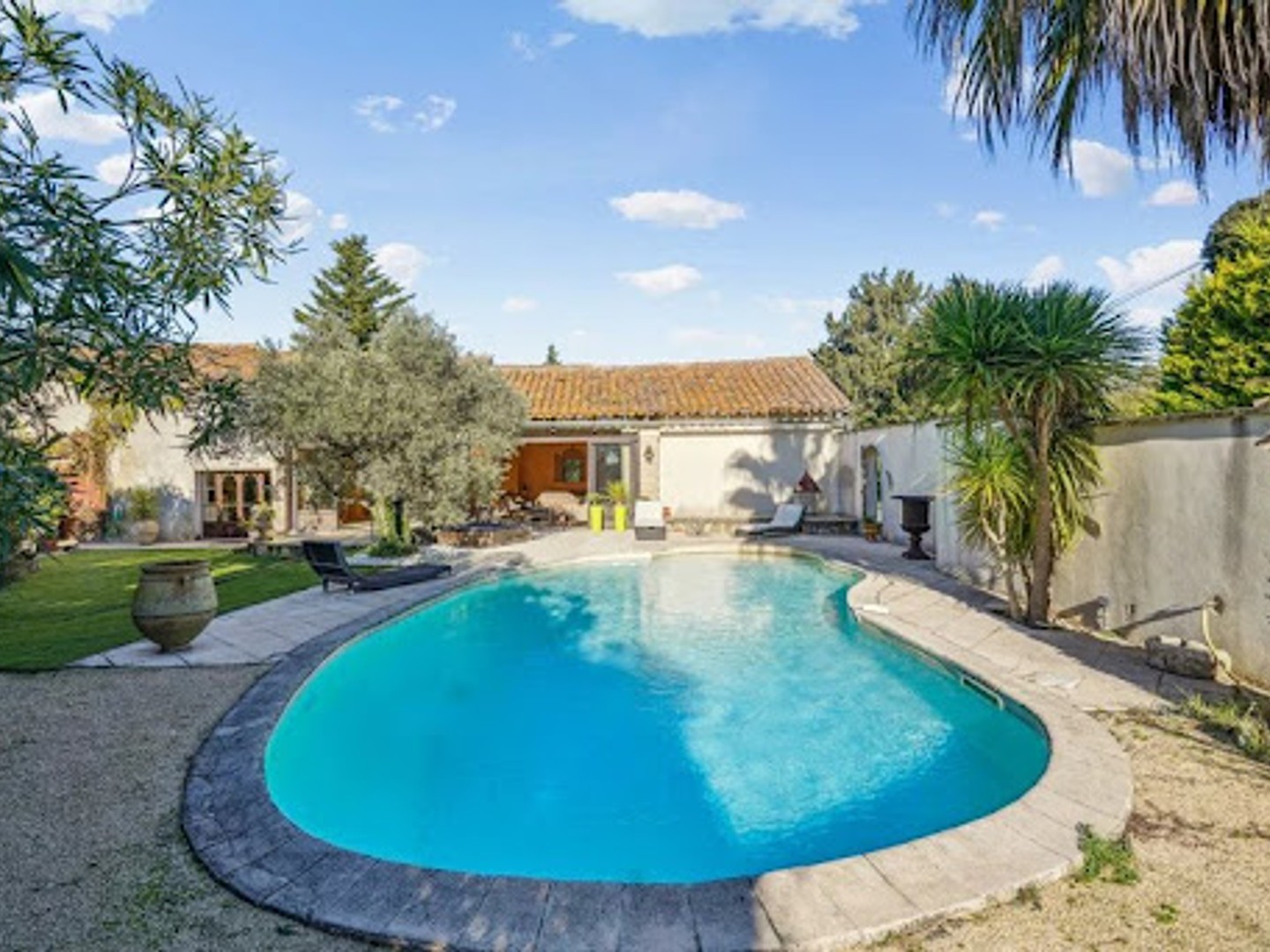 Propriété 11 pièces 140 m²
