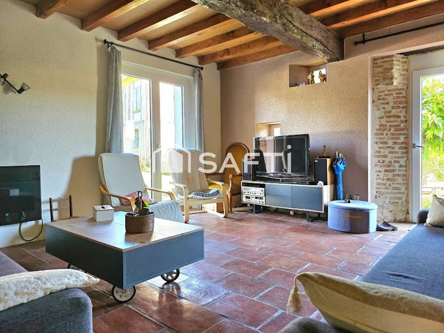Maison 4 pièces 400 m²