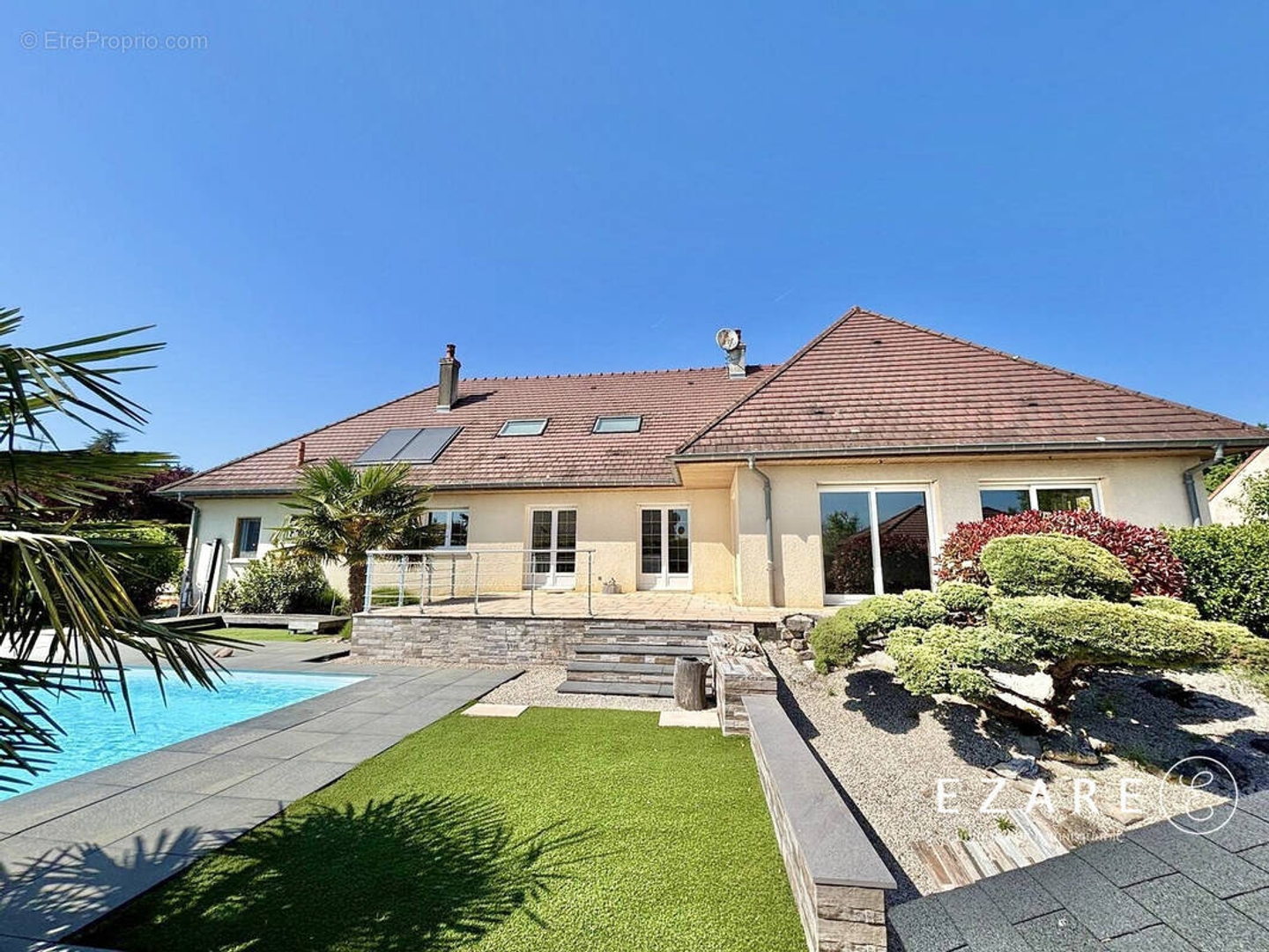 Maison 8 pièces 230 m²
