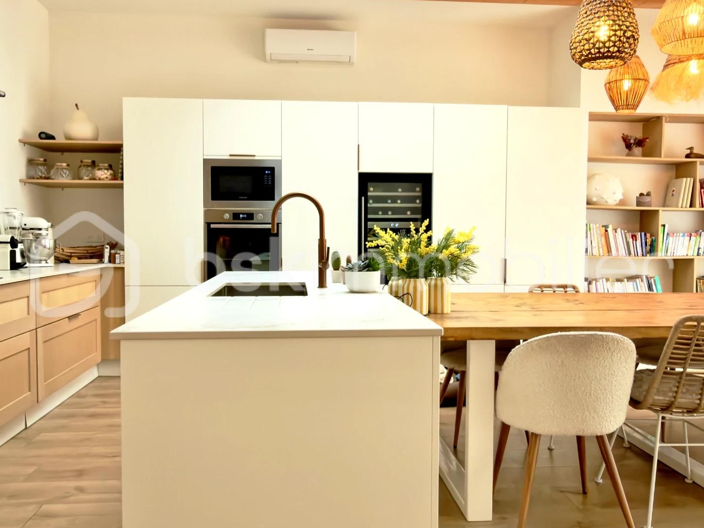 Maison 7 pièces 240 m²