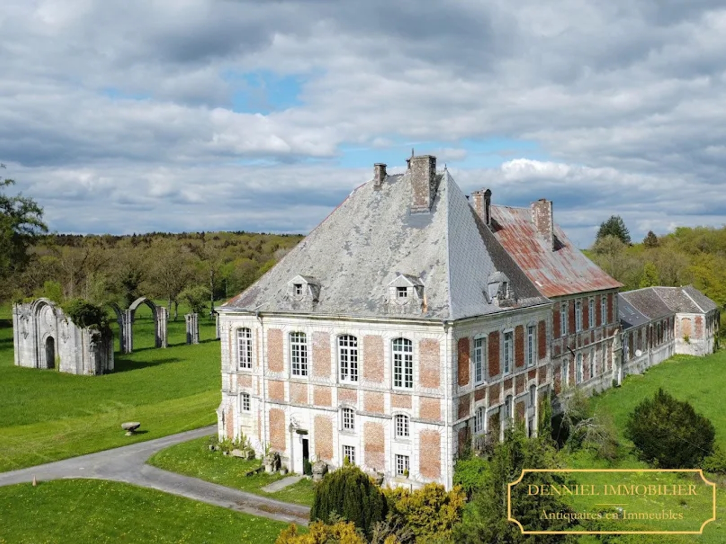 Maison à vendre - 30 pièces - 2000m2 - Charleville-Mézières (08000)