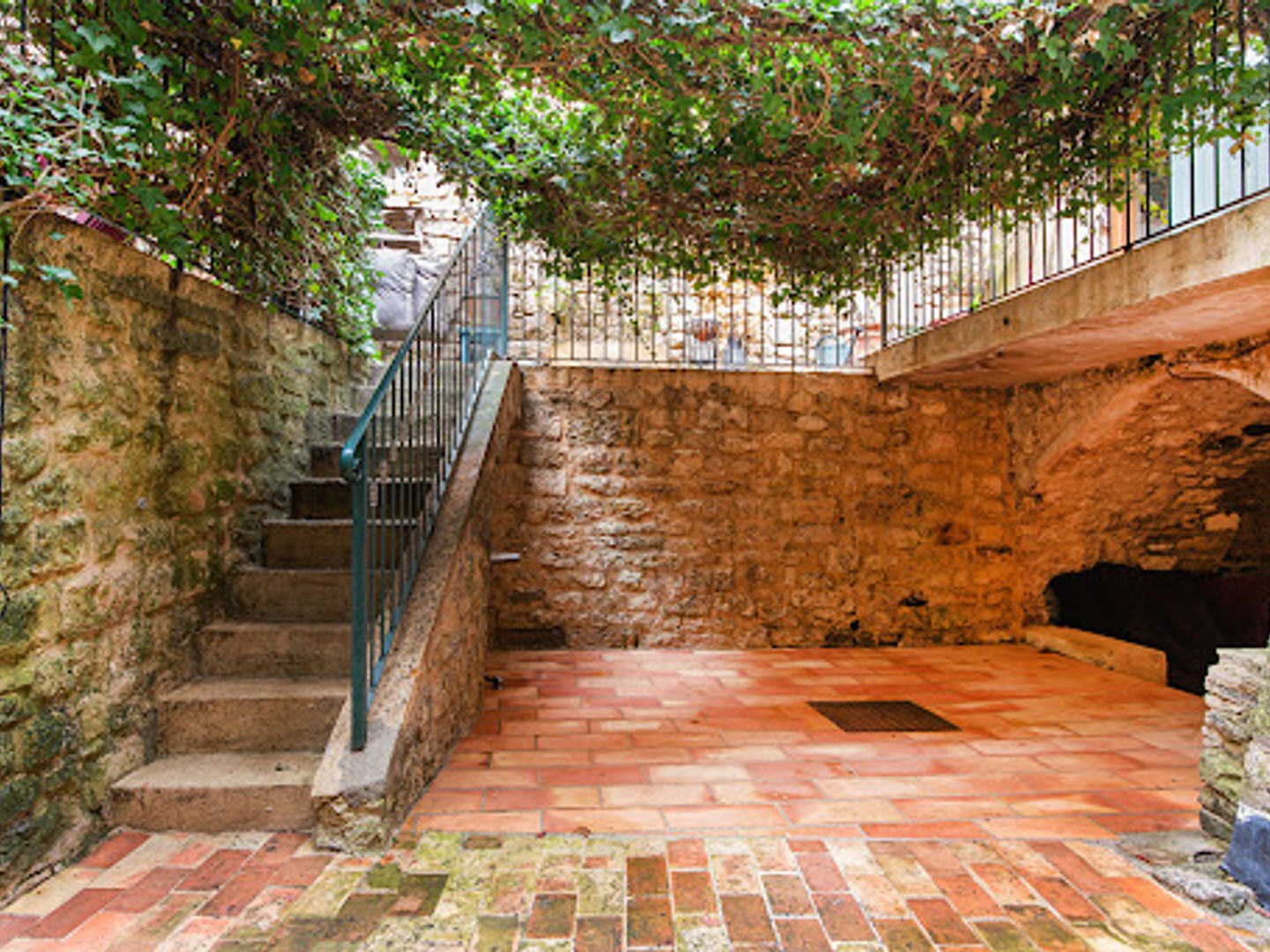 Maison à vendre - 6 pièces - 187m2 - Forcalquier (04300)