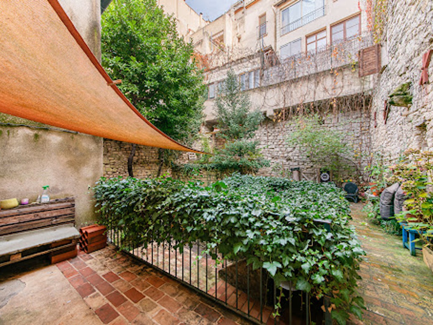 Maison à vendre - 6 pièces - 187m2 - Forcalquier (04300)