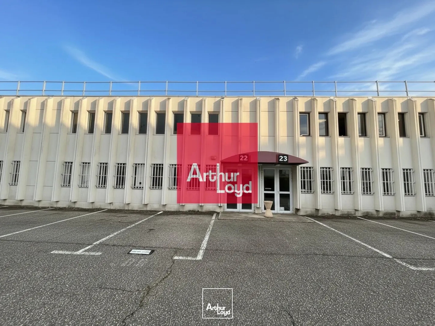 Local d'activité à vendre à Saint Martin d'Hères 408 m² dans parc fermé
