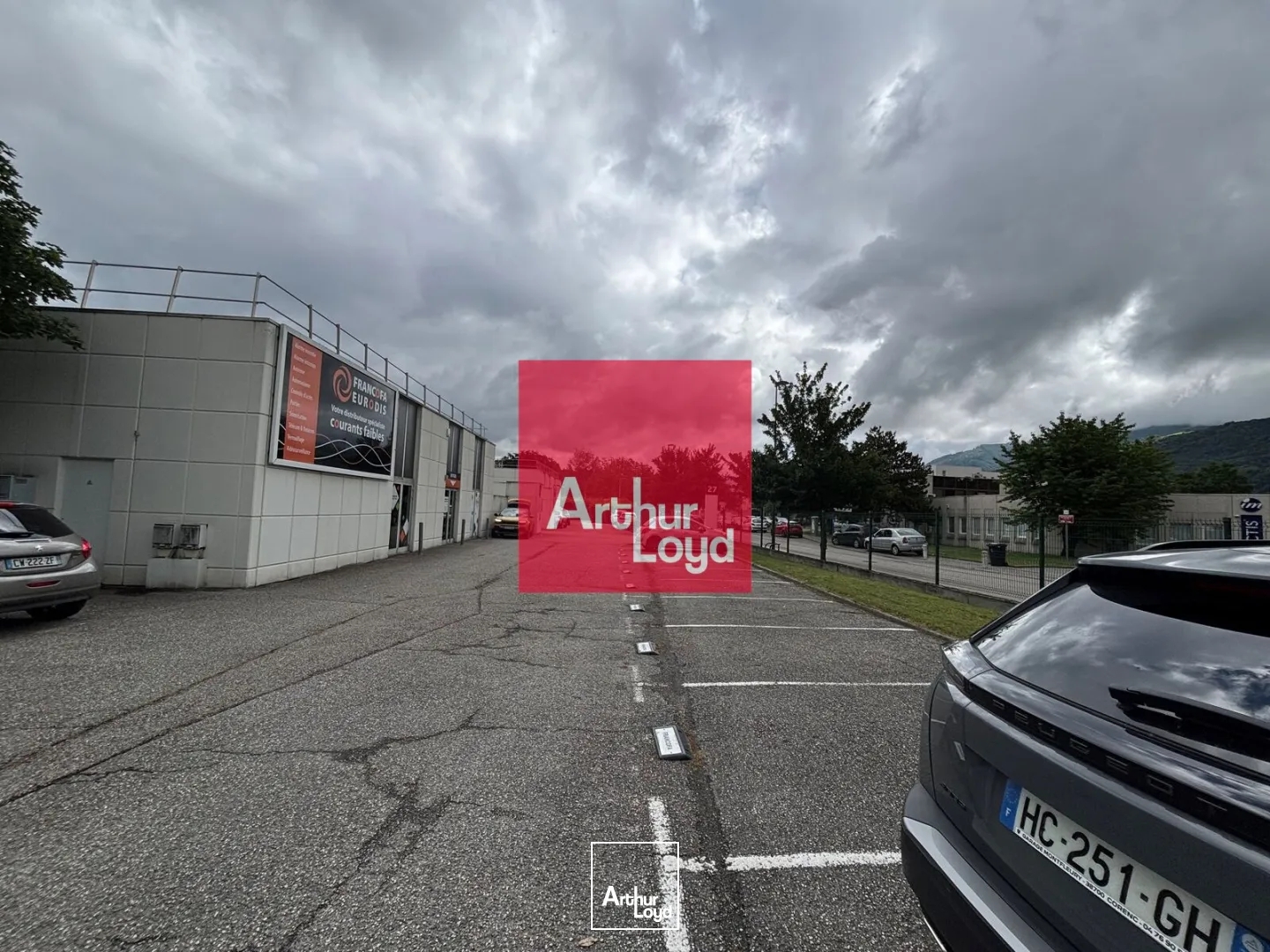 Locaux à vendre - 408m2 - Saint-Martin-D'hères (38400)
