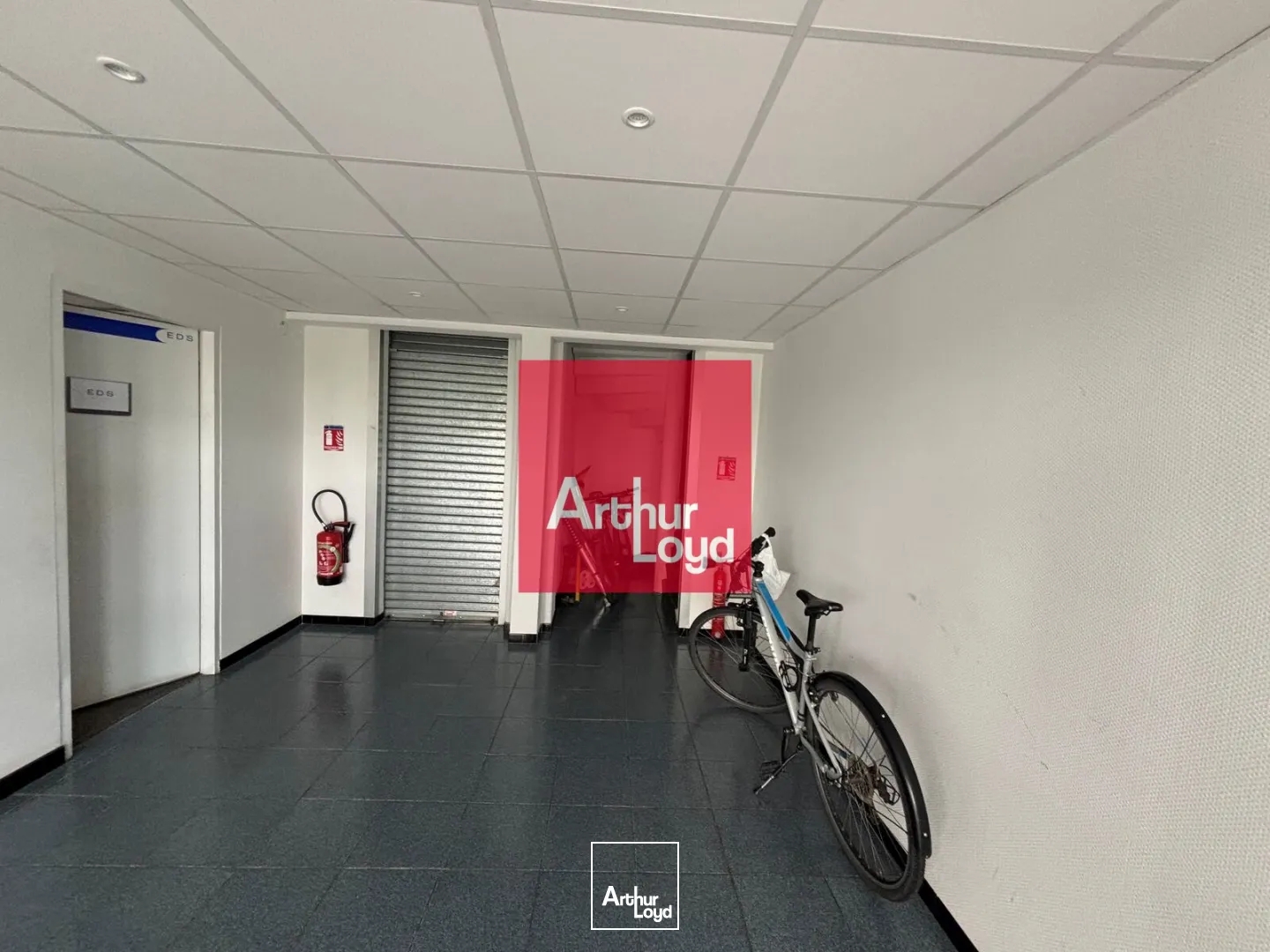 Locaux à vendre - 408m2 - Saint-Martin-D'hères (38400)