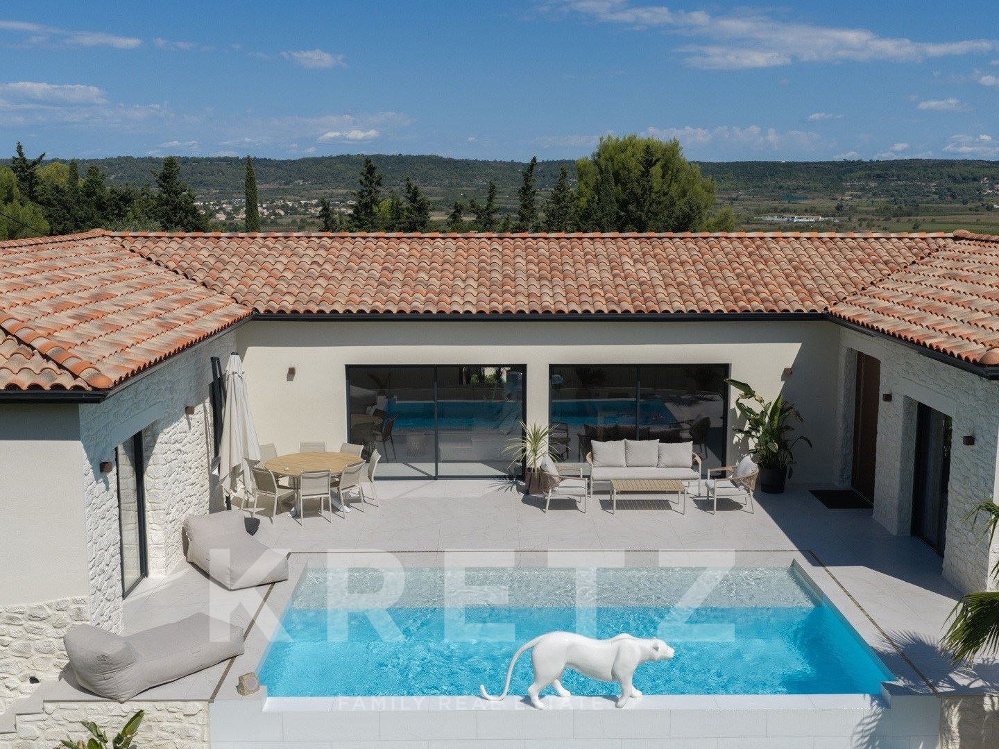 Superbe villa contemporaine de 215m2 de plain-pied au coeur de la Vaunage