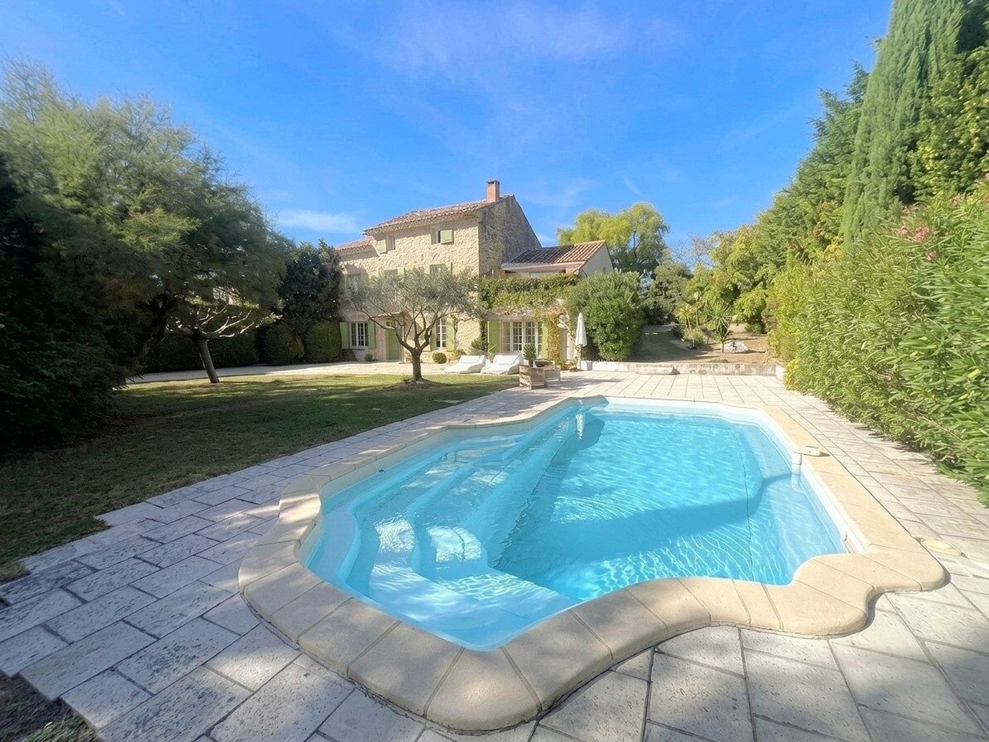 Mas de caractère avec piscine à Carpentras