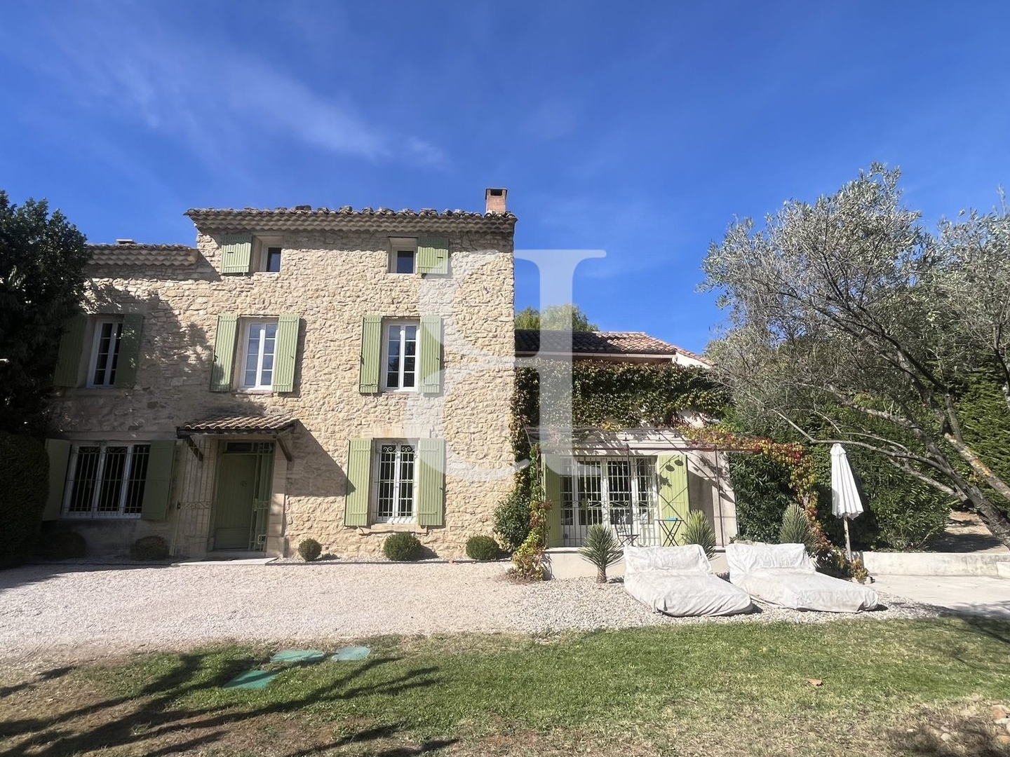 Maison à vendre - 9 pièces - 250m2 - Carpentras (84200)