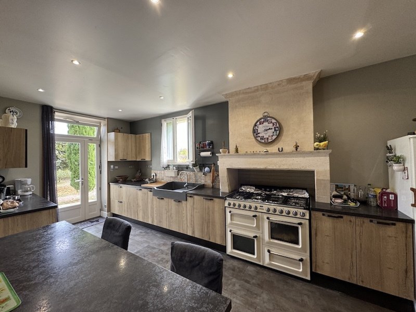 Maison à vendre - 7 pièces - 173m2 - Chantillac (16360)