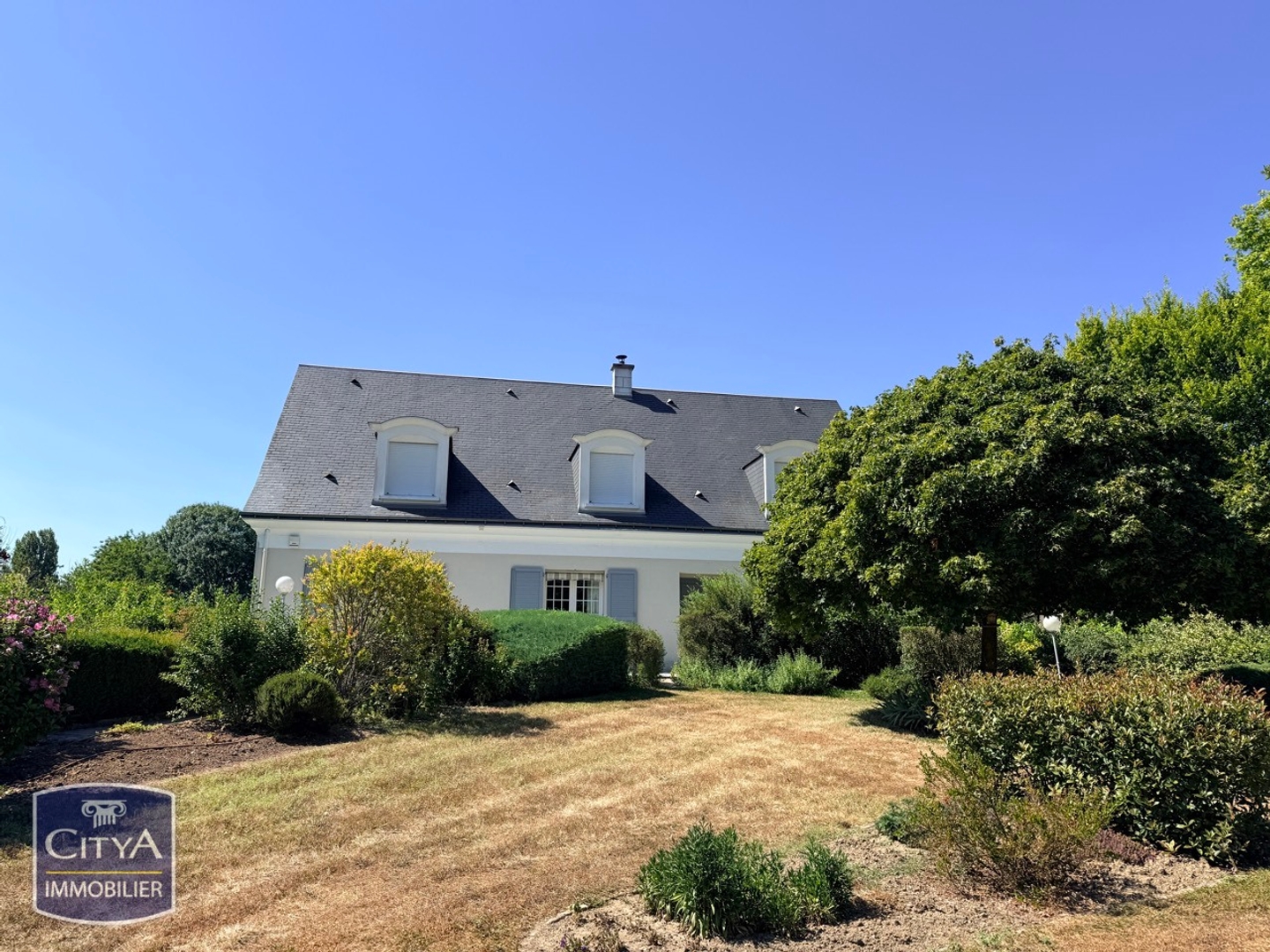 Maison à vendre - 8 pièces - 203m2 - Sainte-Maure-De-T... (37800)