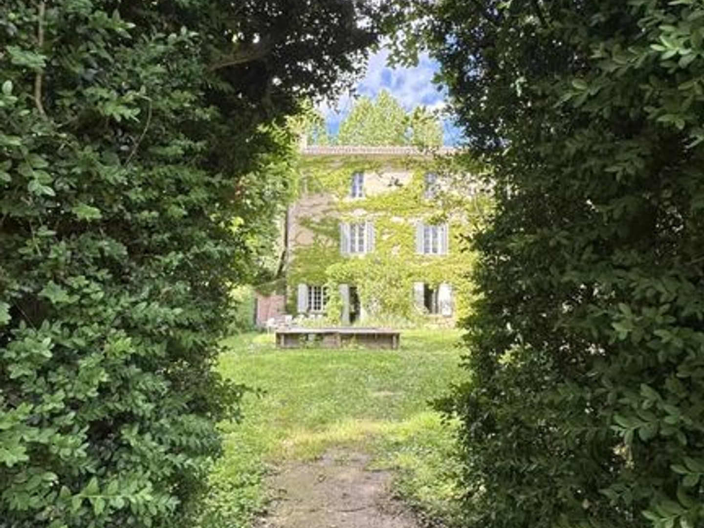 Maison à vendre - 9 pièces - 350m2 - La Tour-D'aigues (84240)