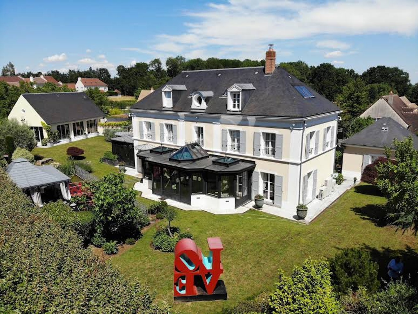 Maison 12 pièces 342 m²