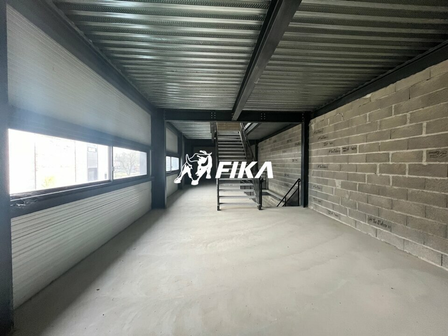 LOCAL D'ACTIVITE A VENDRE