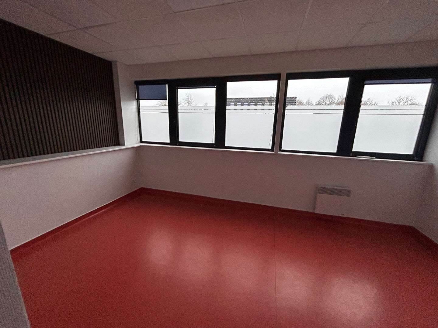 Local 103 m²