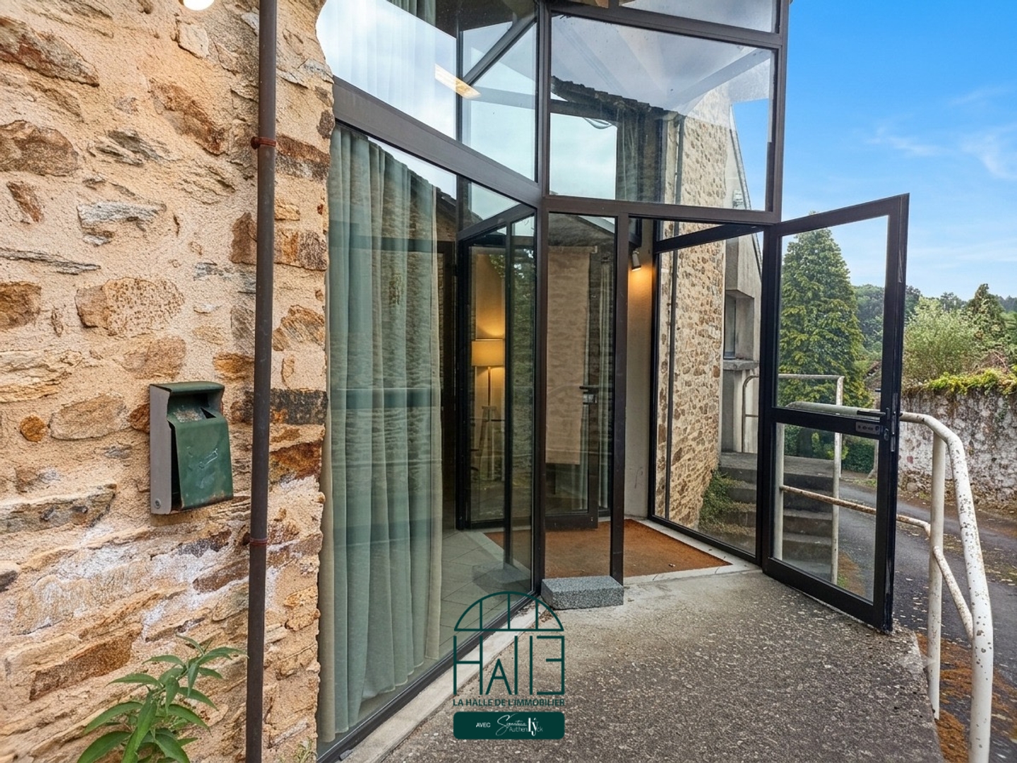 Maison à vendre - 3 pièces - 137m2 - Dournazac (87230)