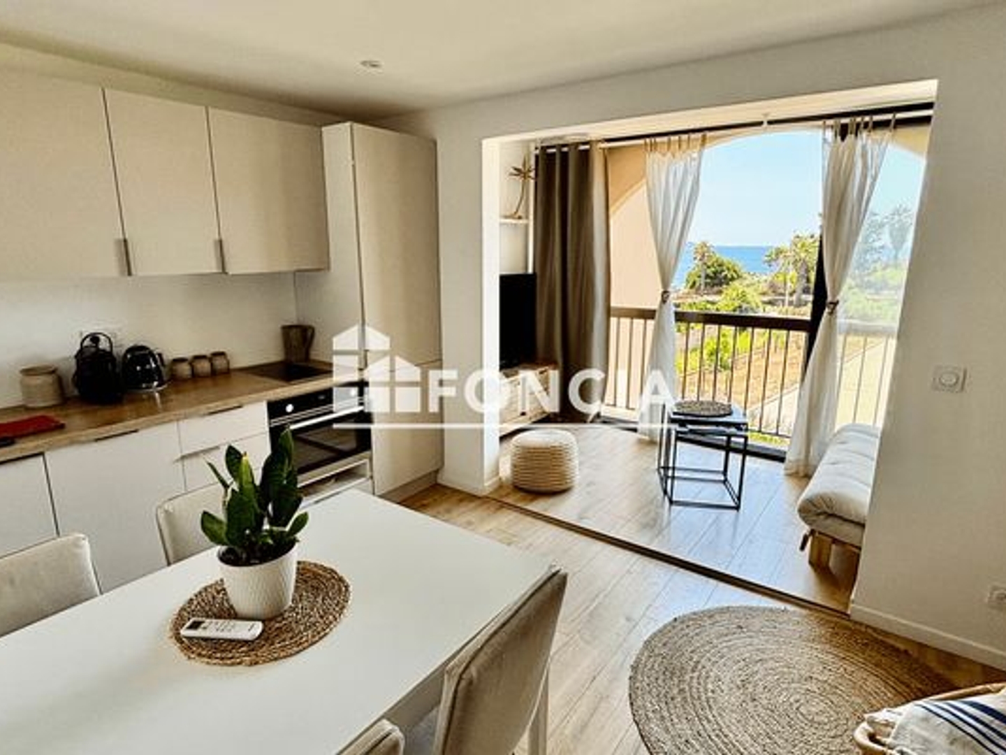 Appartement à vendre - 2 pièces - 26m2 - Six-Fours-Les-Plages (83140)