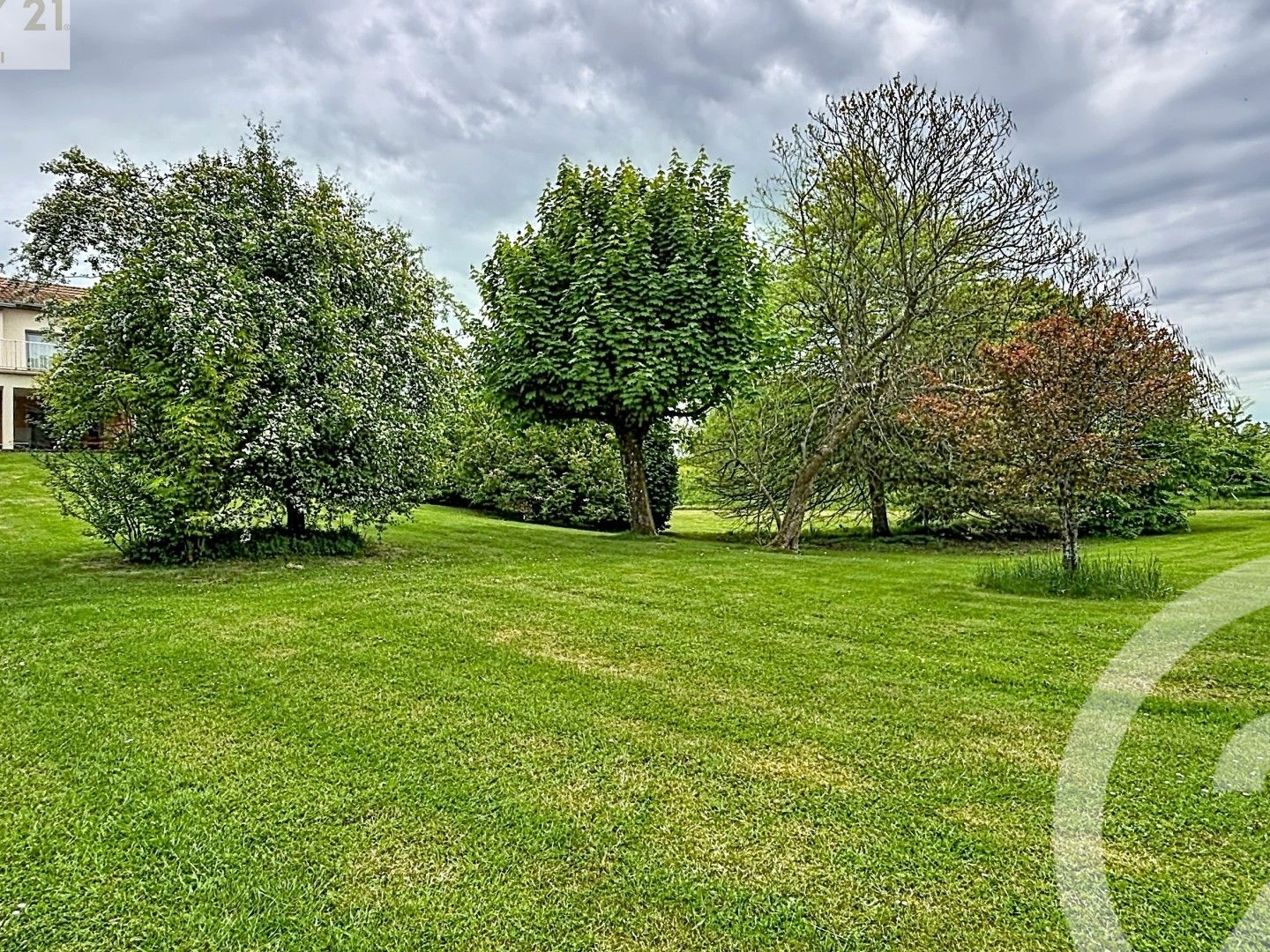 Maison 6 pièces 385 m²