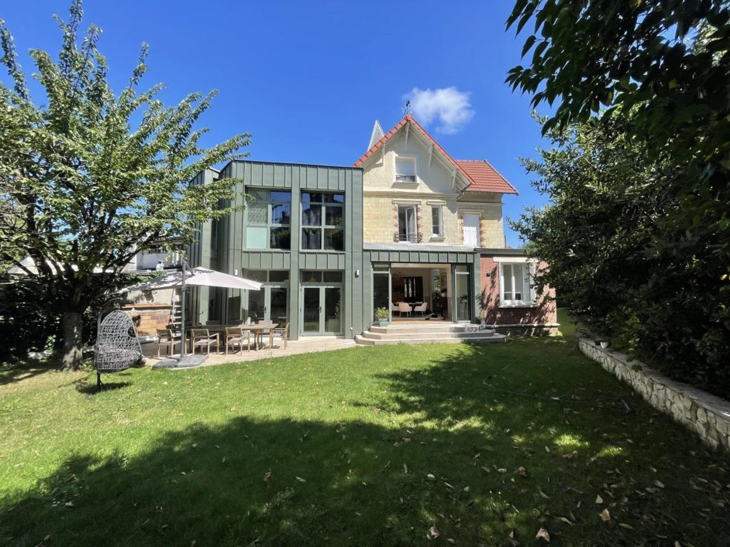 Vends propriété - 235 m² - 8 pièces, 6 chambres - Clamart 92140