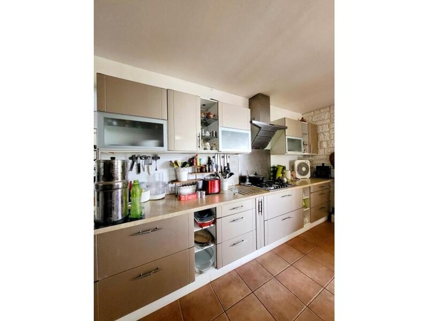 Maison à vendre - 13 pièces - 250m2 - Baie-Mahault (97122)