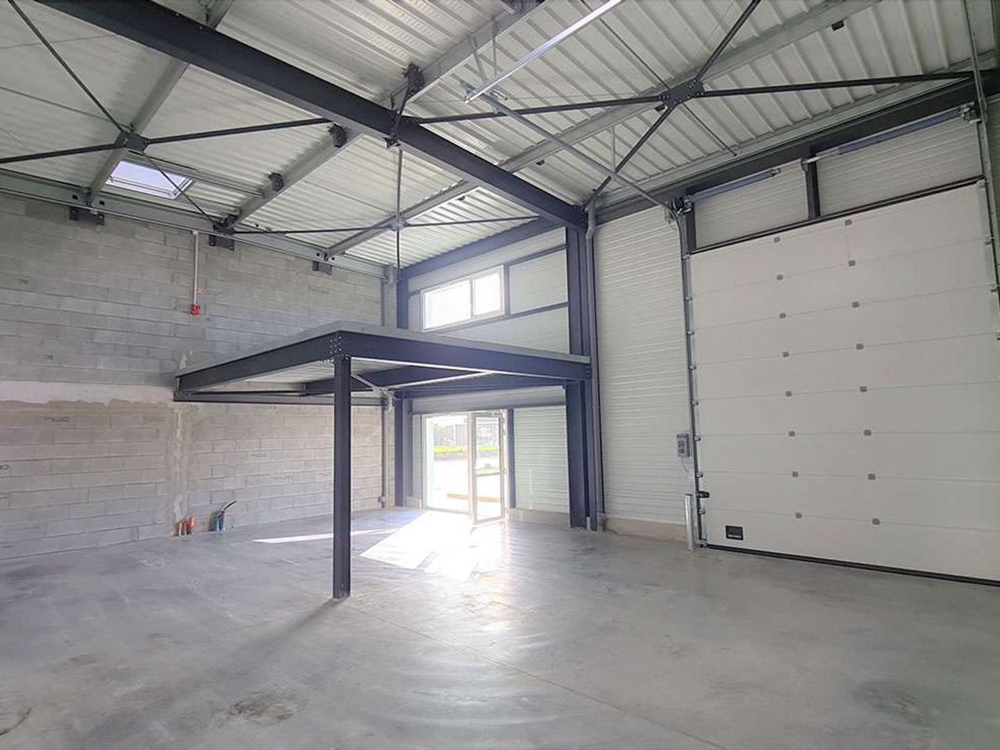 Local 1 pièce 189 m²