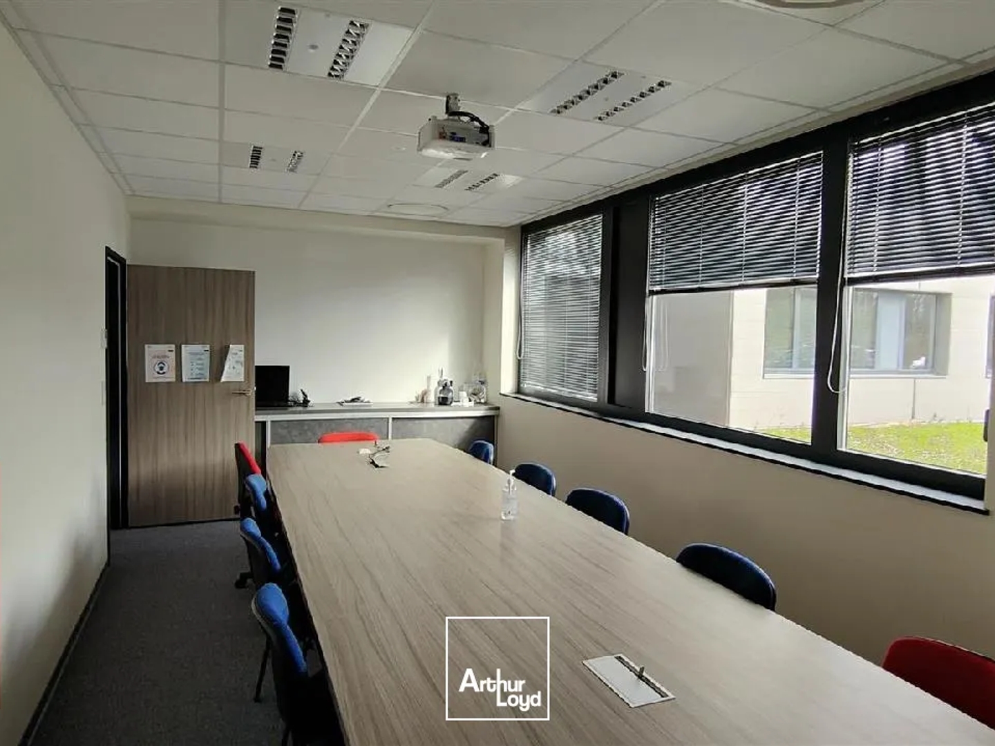 Bureau à vendre à NOGENT LE PHAYE 28630