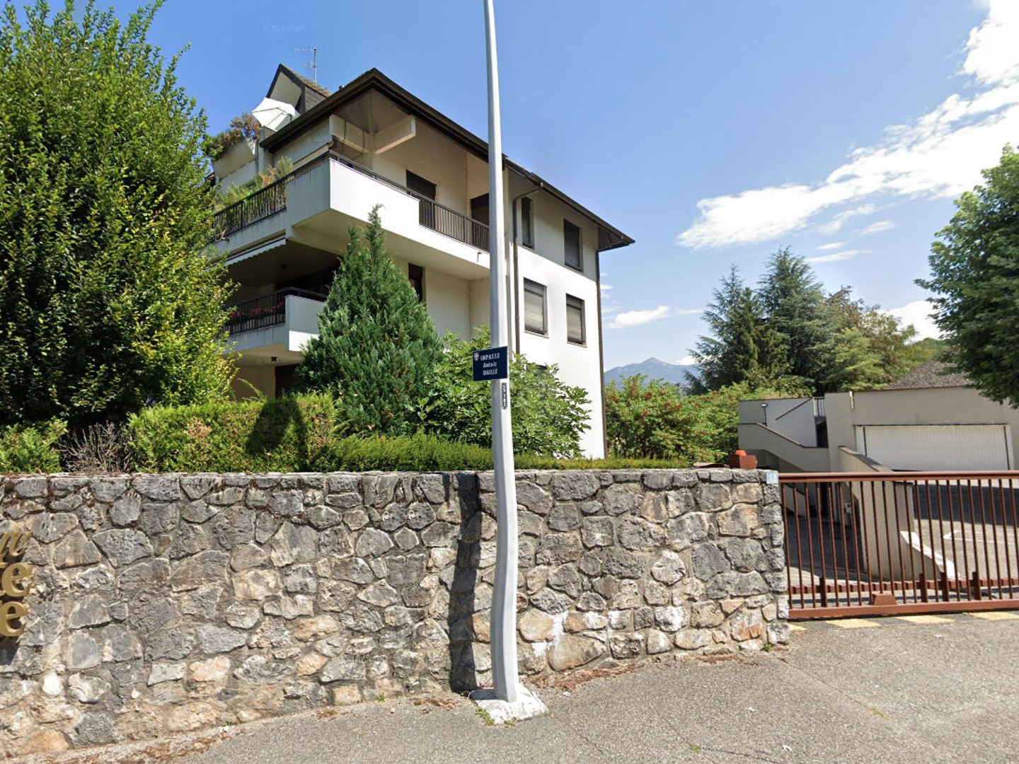 Garage fermé résidence sécurisée PARC STE CLAIRE