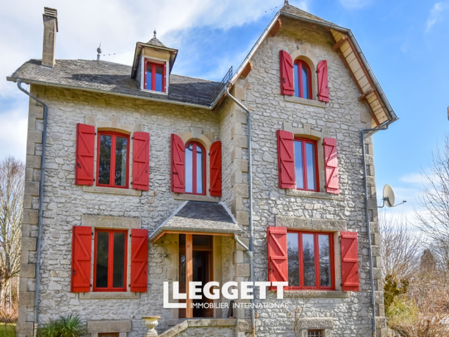 maison 8 pièce(s), MAUSSAC