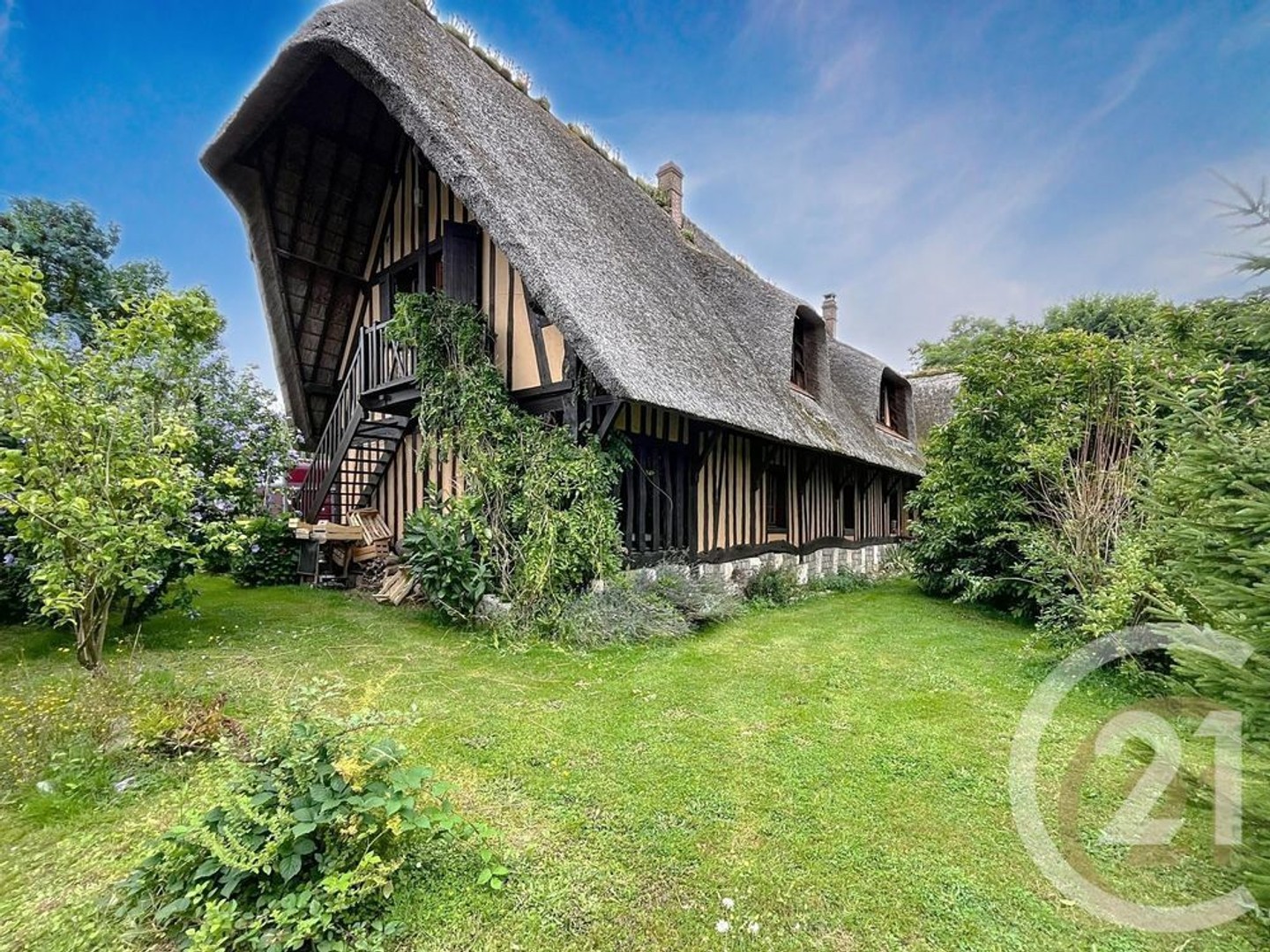 Maison 8 pièces 242 m²