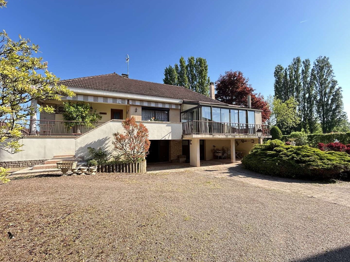 Maison 130,00 m², 3 chambres, terrain 1200,00 m², annexes 85,00