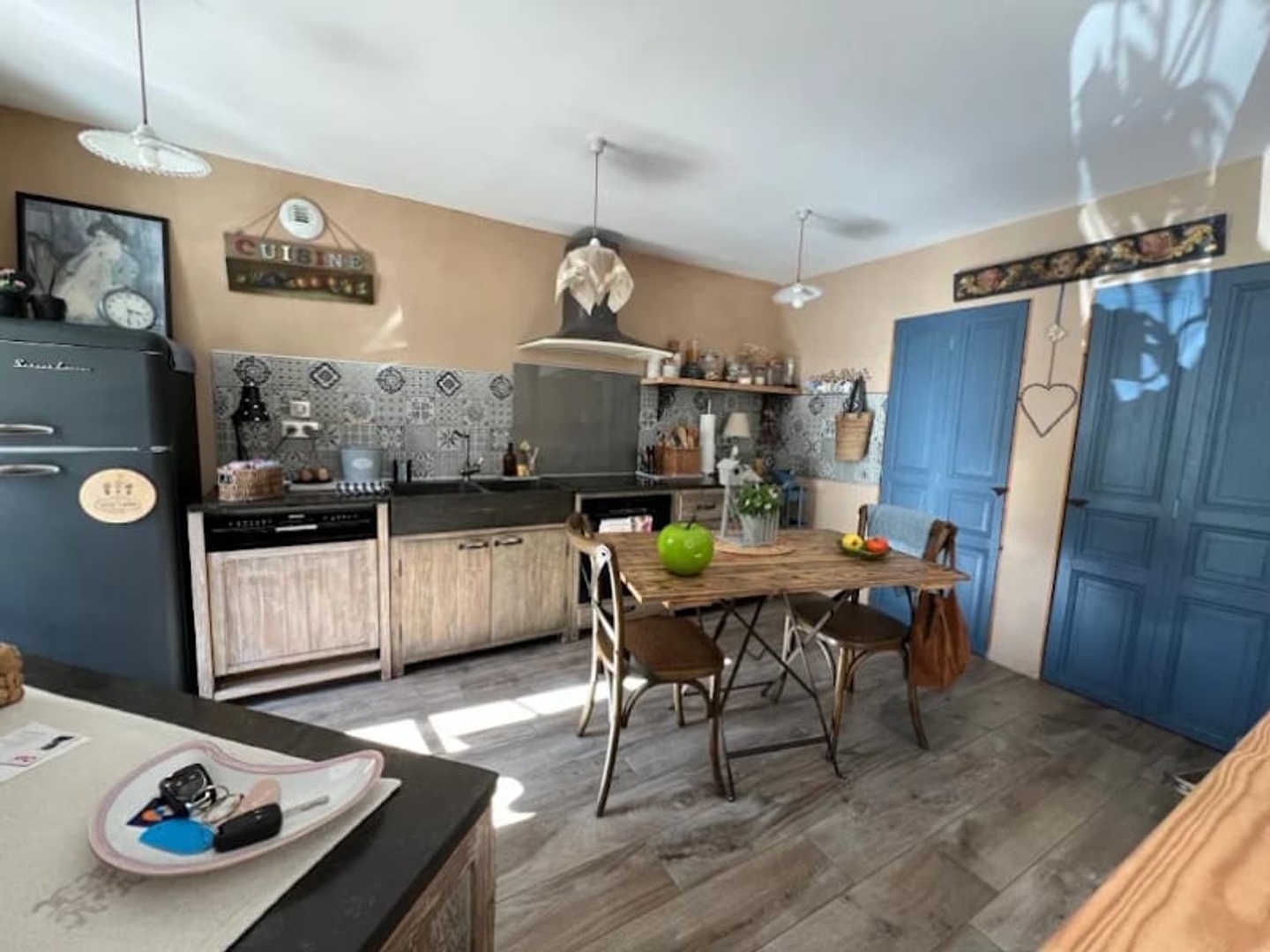 Locaux à vendre - 3 pièces - 234m2 - Saint-Savinien (17350)