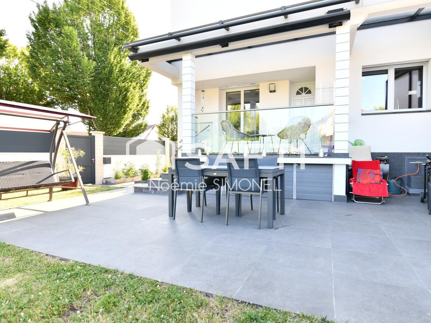 Magnifique maison avec de belles prestations!