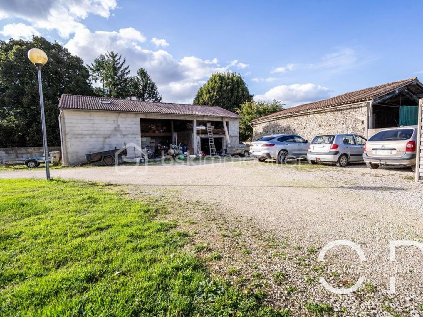 Rouvre - ensemble immobilier de 3 maisons sur terrain de 2719 m²