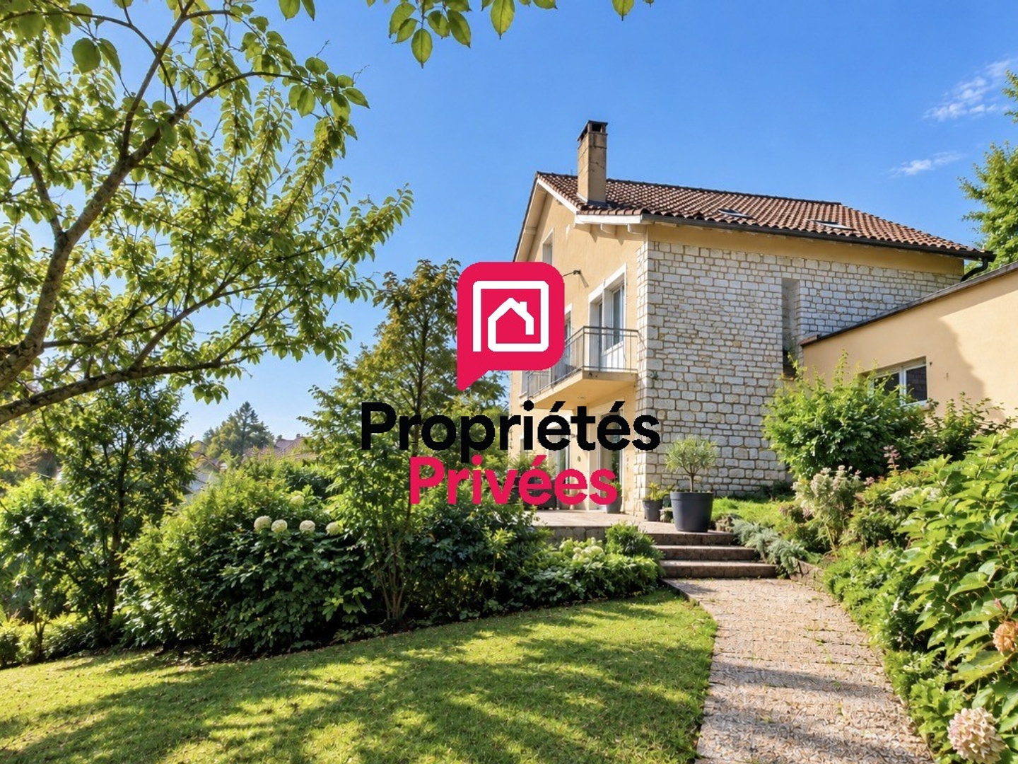 LOT - CAHORS - Maison familiale de 154m2 avec terrain arboré de plus de 2 600 m² et potentiel de division parcellaire