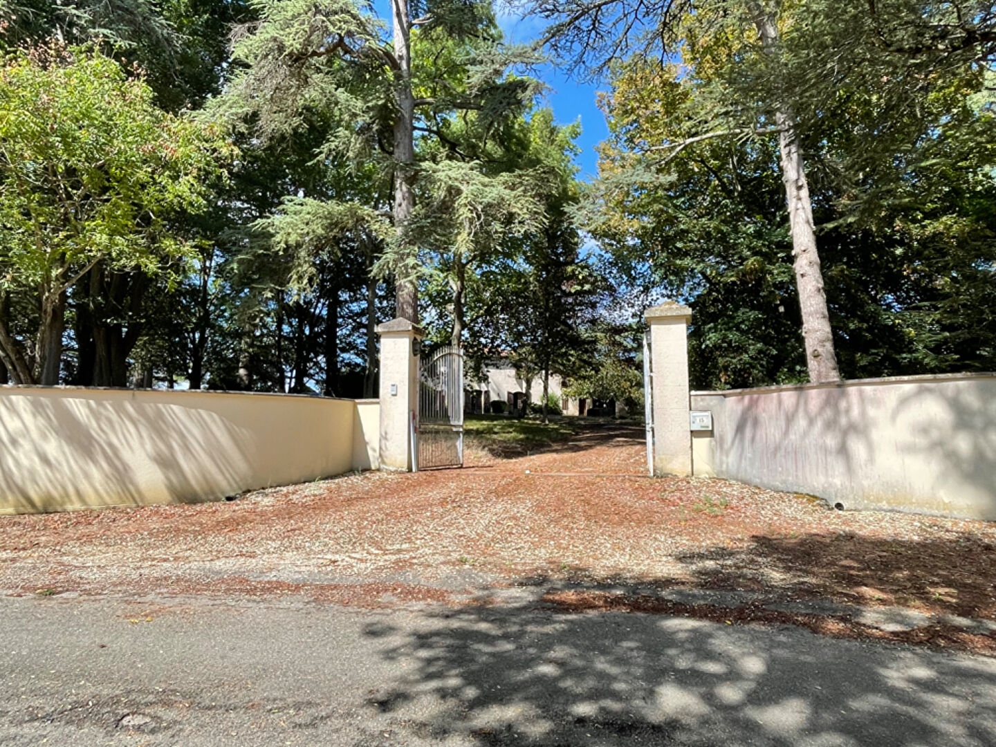 Maison à vendre - 9 pièces - 315m2 - Auch (32000)