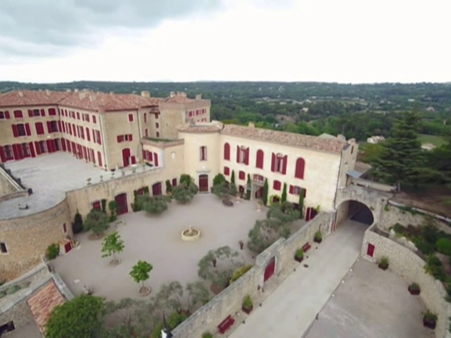 Maison à vendre - 5000m2 - La Verdière (83560)