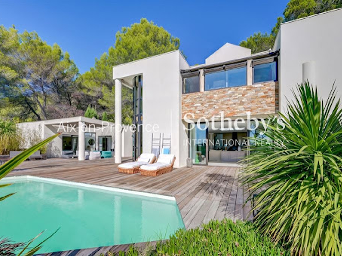 Maison 6 pièces 300 m²