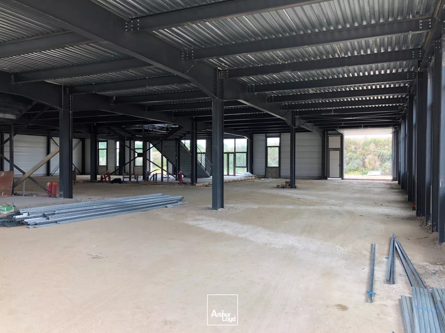 Locaux à vendre - 2976m2 - Tremblay-En-France (93290)